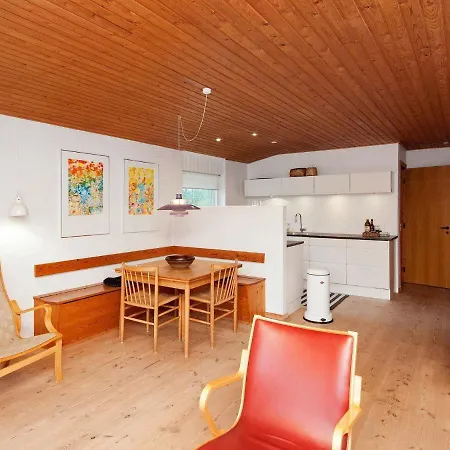 Xvi Hotel 4*